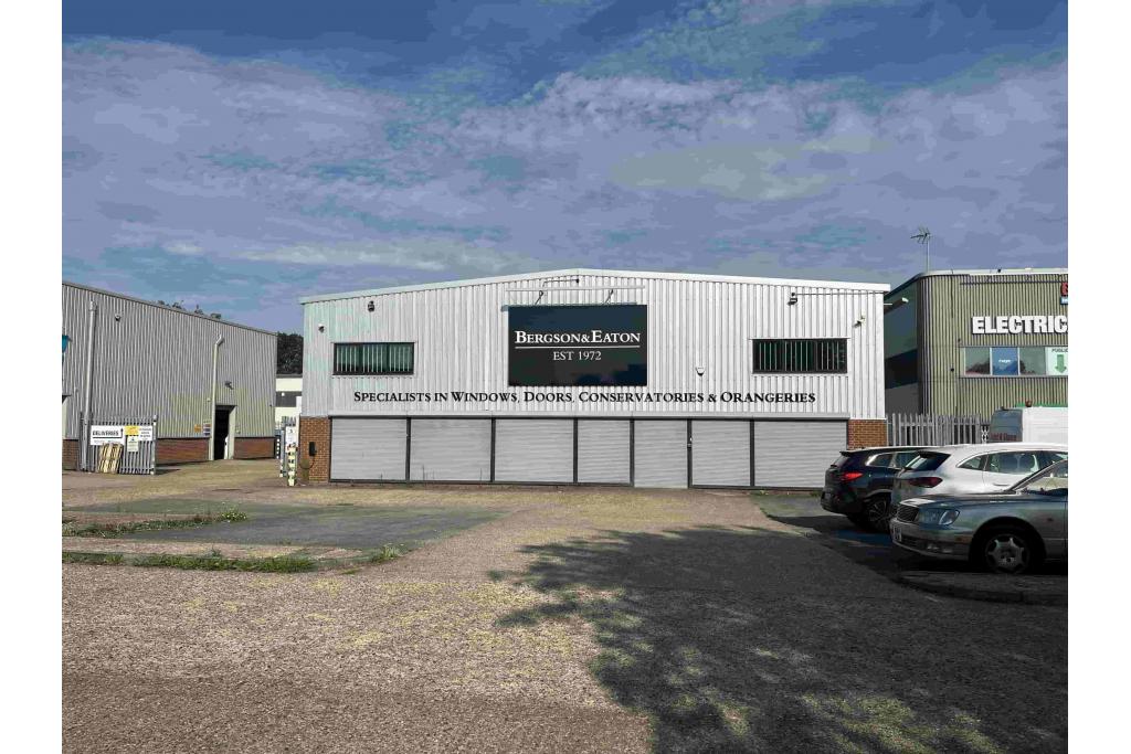 Light Industrial Showroom To Let - 4-12 Kempson Close, Aylesbury, Buckinghamshire