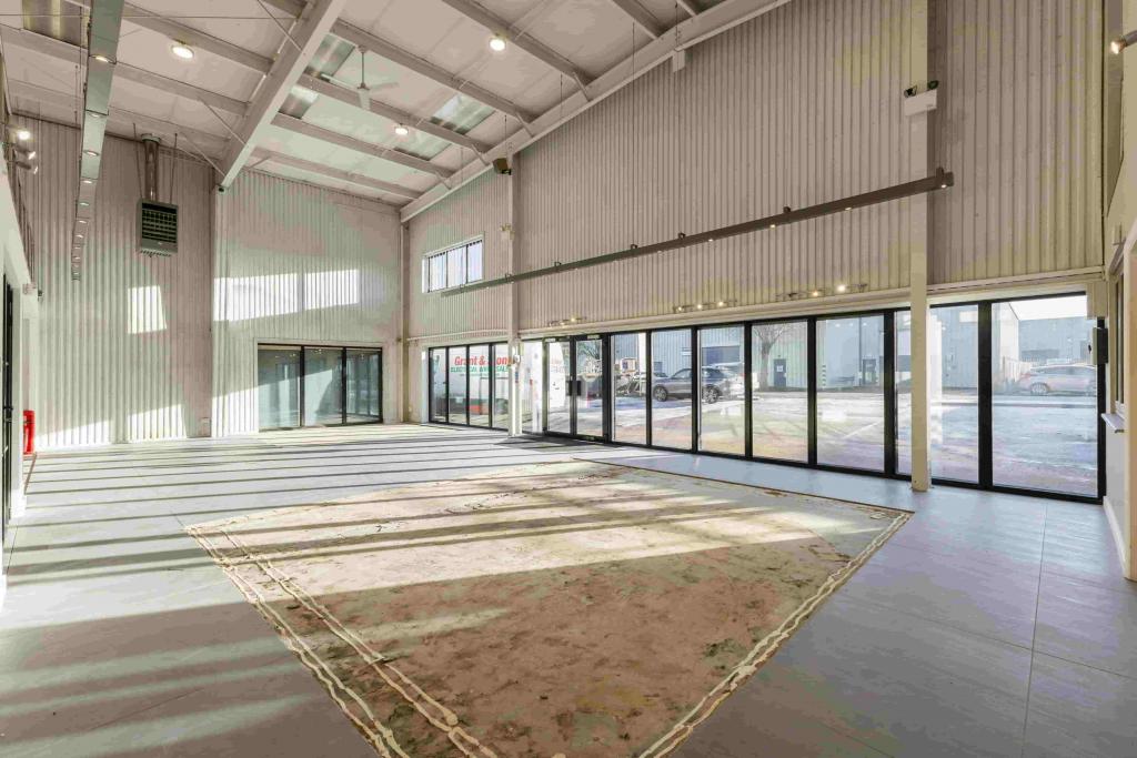 Light Industrial Showroom To Let - 4-12 Kempson Close, Aylesbury, Buckinghamshire