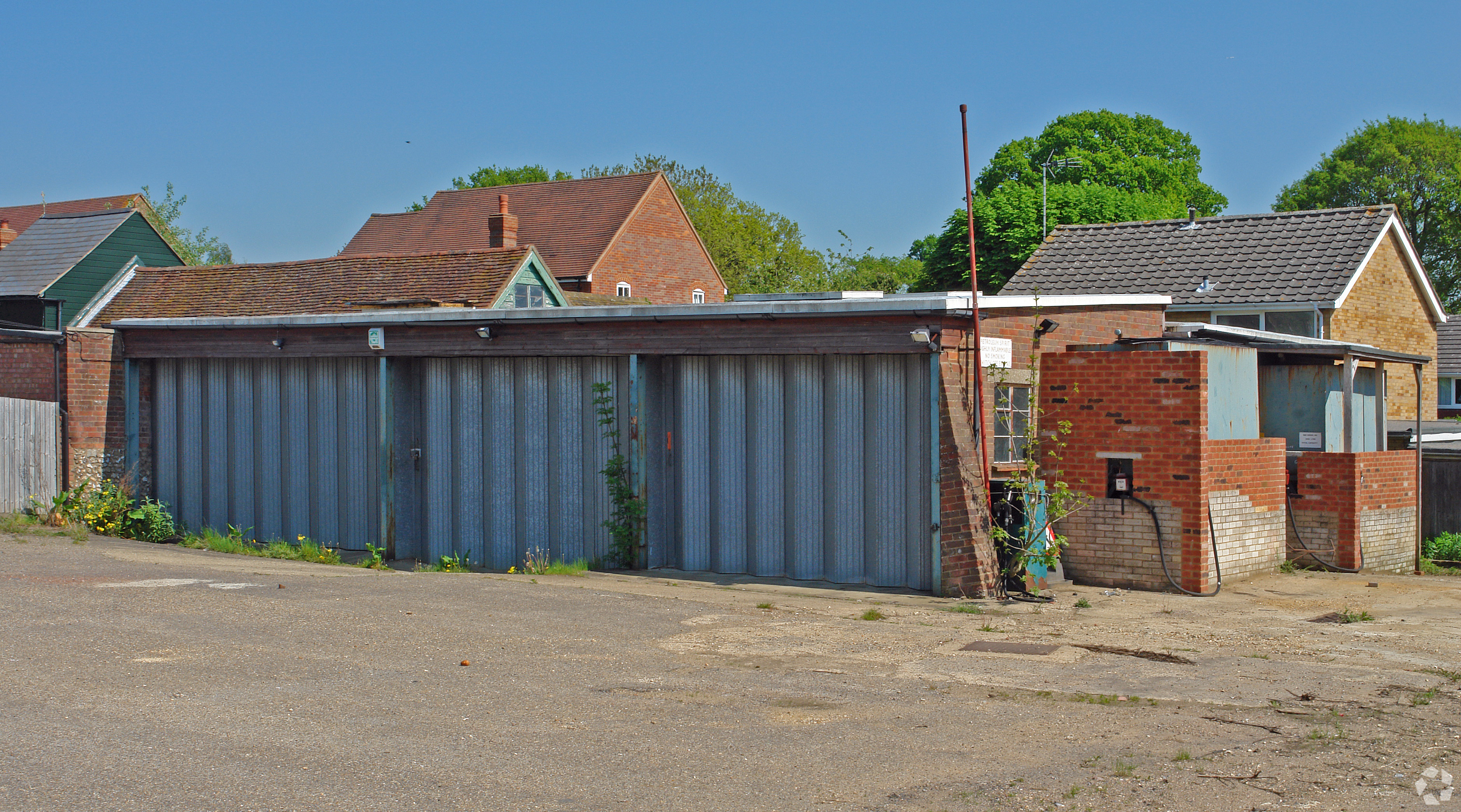 280 Main Rd - Industrial Service Unit, High Wycombe, Buckinghamshire HP14 4TJ