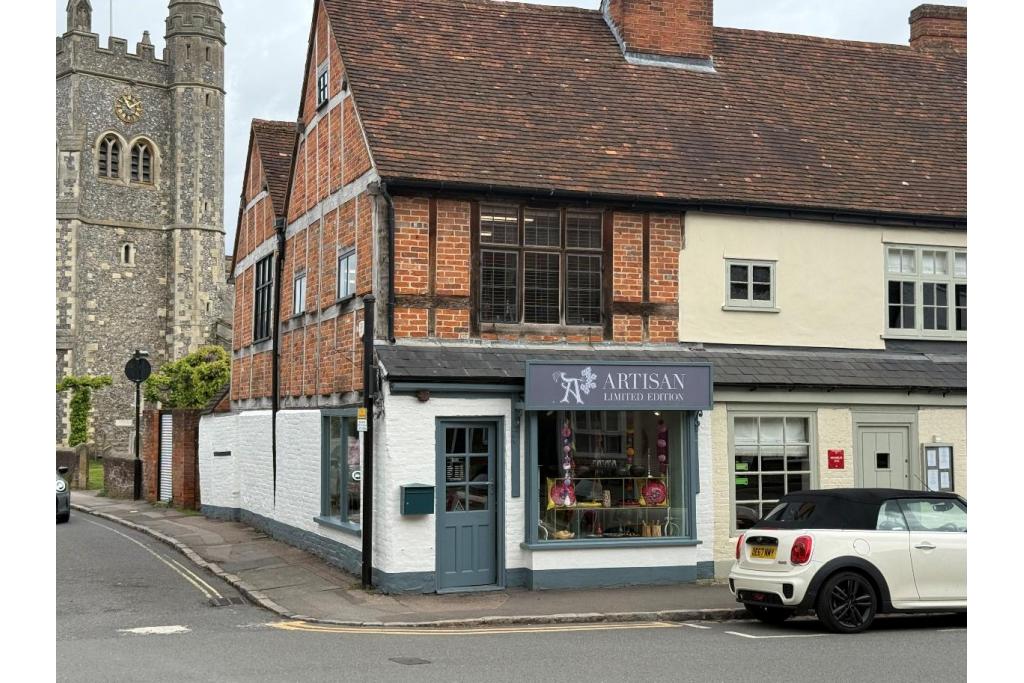 13 Market Sq - Shopfront Retail/Office, Amersham, Buckinghamshire HP7 0DF