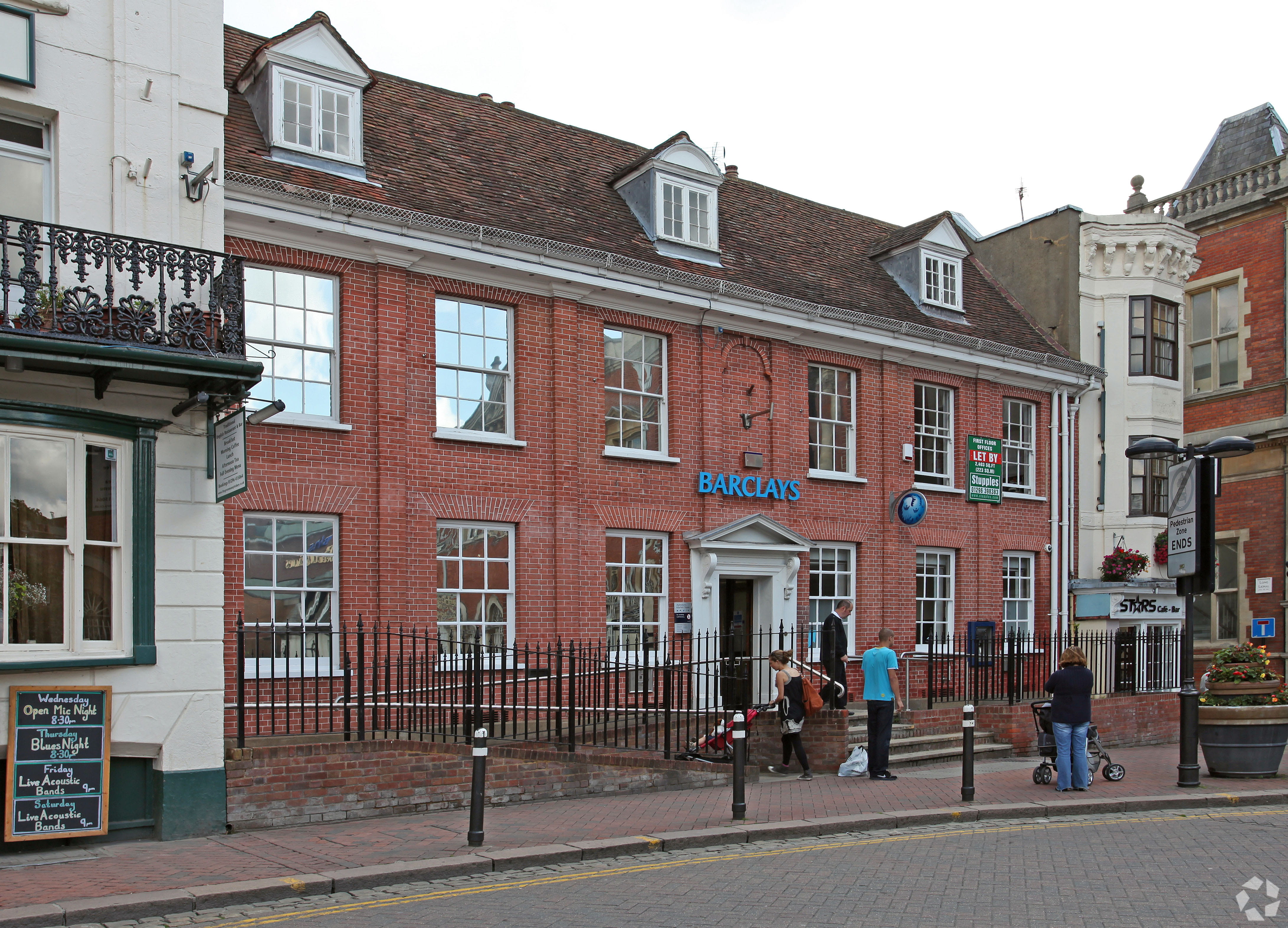 34 Market Sq - Shopfront Retail/Office Unit, Aylesbury, Buckinghamshire HP20 1TW