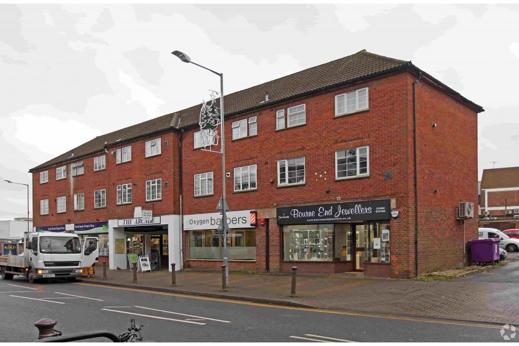 The Arcade Shopfront Retail - Beaconsfield, Buckinghamshire HP9 1QT
