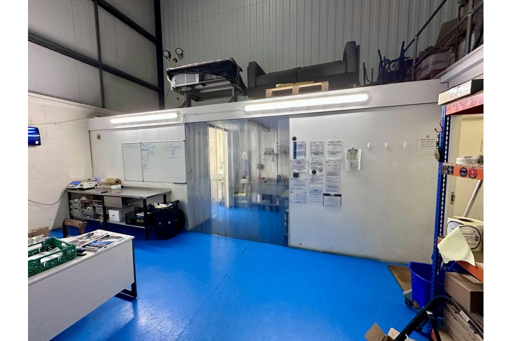 Wornal Park Warehouse - Worminghall, Buckinghamshire HP18 9PH