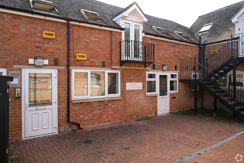 Courtyard Business Centre Light Manufacturing Property - Aylesbury, Buckinghamshire HP21 7LZ