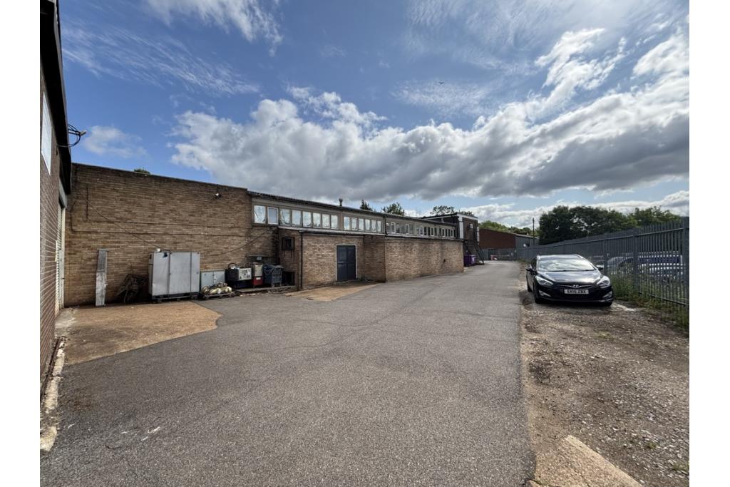 Oakridge Rd - Mayday House - Manufacturing, High Wycombe, Buckinghamshire HP11 2PF