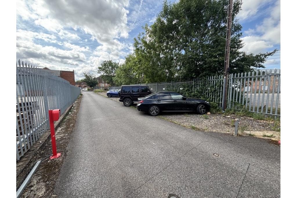 Oakridge Rd - Mayday House - Manufacturing, High Wycombe, Buckinghamshire HP11 2PF