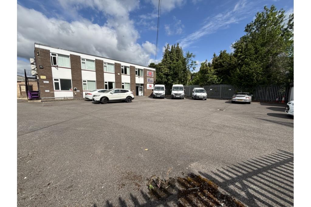 Oakridge Rd - Mayday House - Manufacturing, High Wycombe, Buckinghamshire HP11 2PF