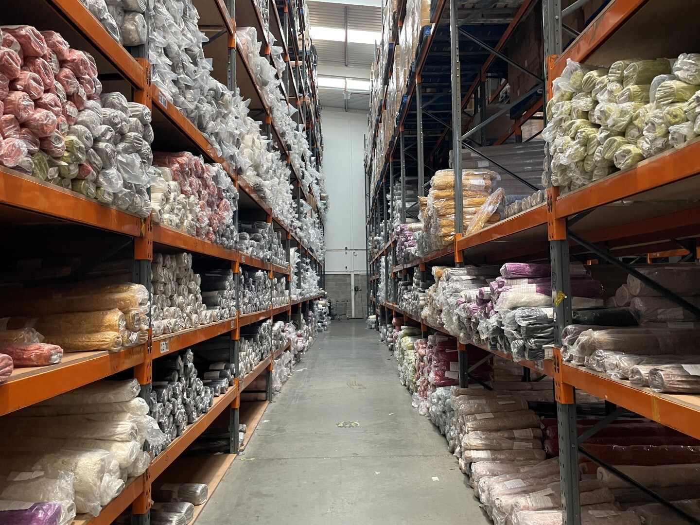 Raans Rd - The Business Centre, Warehouse Unit, Amersham, Buckinghamshire HP6 6FB