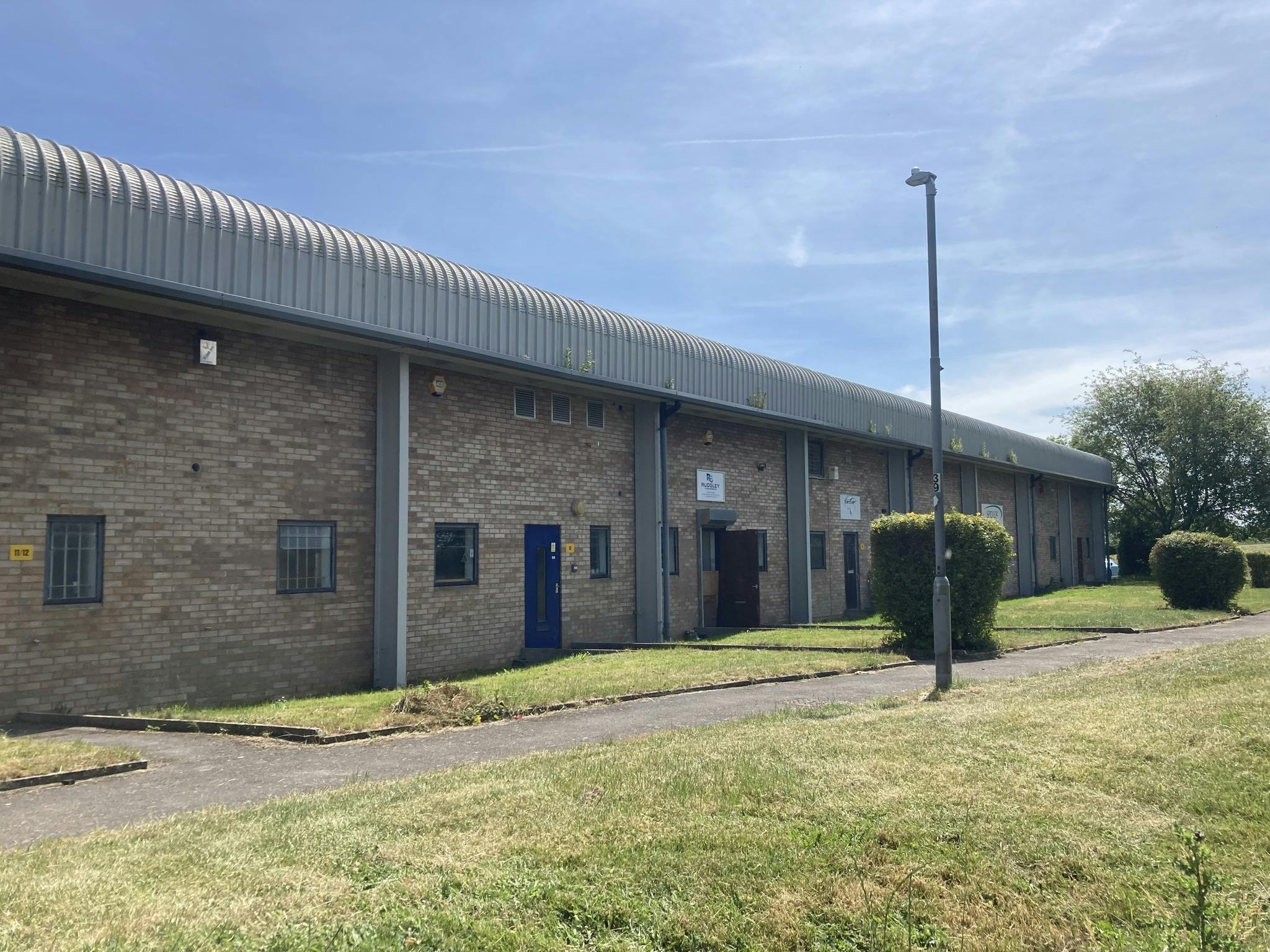 Rabans Clos - Warehouse, Aylesbury, Buckinghamshire HP19 8RS