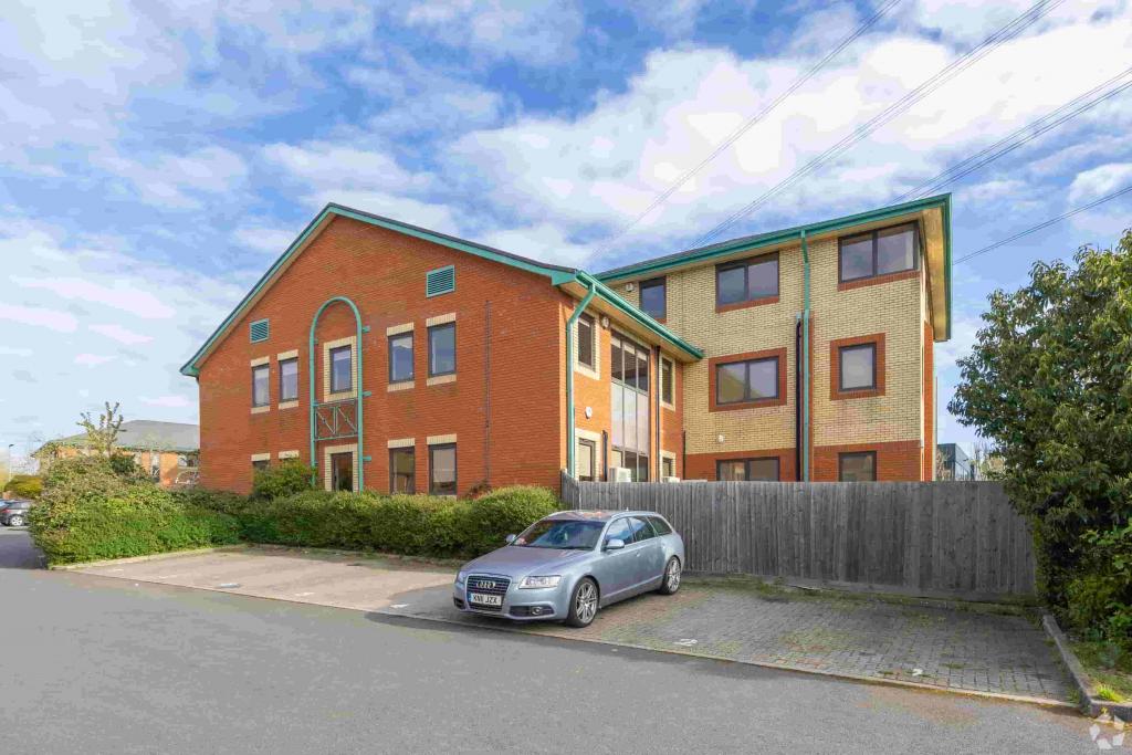 Smeaton Close - Bell Business Park - Office, Aylesbury, Buckinghamshire HP19 8JR