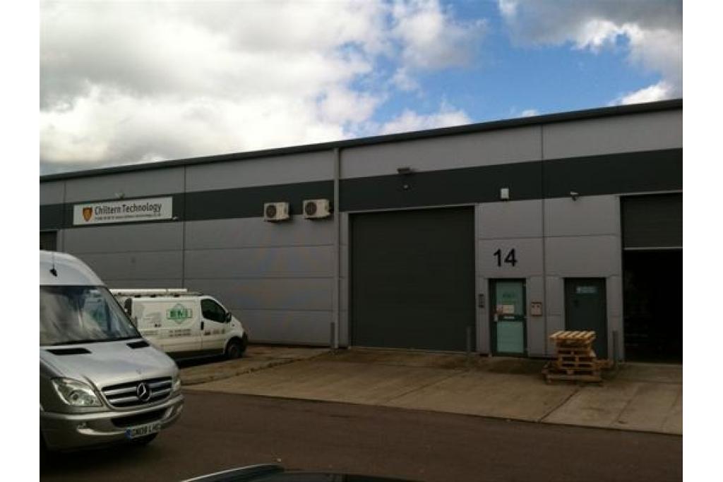 Smeaton Close - Anglo Business Park - Warehouse Unit, Aylesbury, Buckinghamshire HP19 8UP