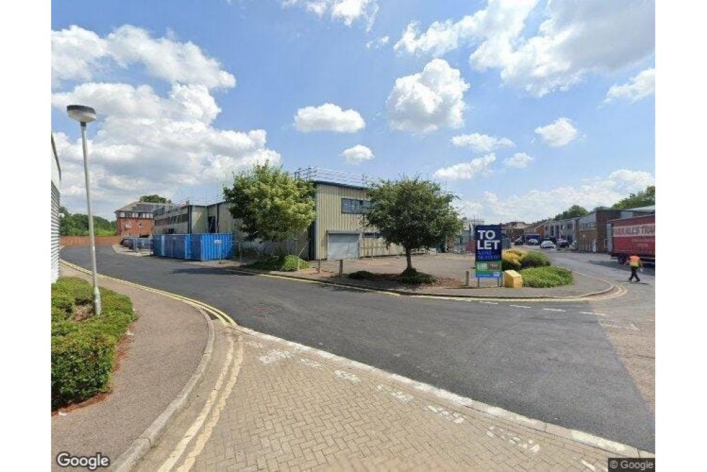 Southern Rd - Vale Industrial Estate - Warehouse, Aylesbury, Buckinghamshire HP19 9EW