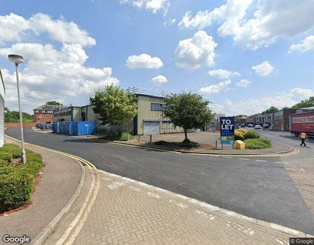 Southern Rd - Vale Industrial Estate - Warehouse, Aylesbury, Buckinghamshire HP19 9EW