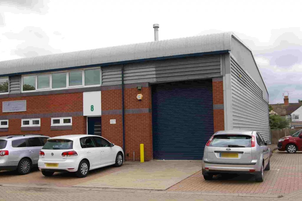 Southern Rd - Vale Industrial Estate - Warehouse, Aylesbury, Buckinghamshire HP19 9EW