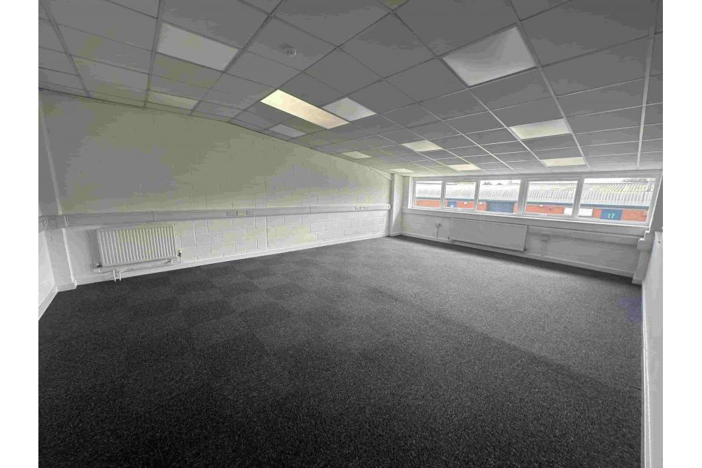 Southern Rd - Vale Industrial Estate - Warehouse, Aylesbury, Buckinghamshire HP19 9EW