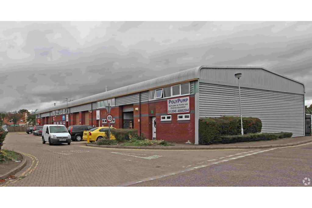 Southern Rd - Vale Industrial Centre - Warehouse, Aylesbury, Buckinghamshire HP19 9EW