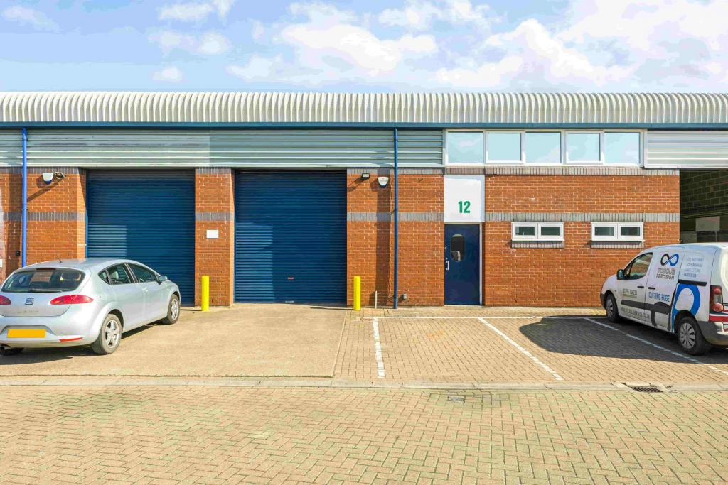 Southern Rd - Vale Industrial Centre - Warehouse, Aylesbury, Buckinghamshire HP19 9EW