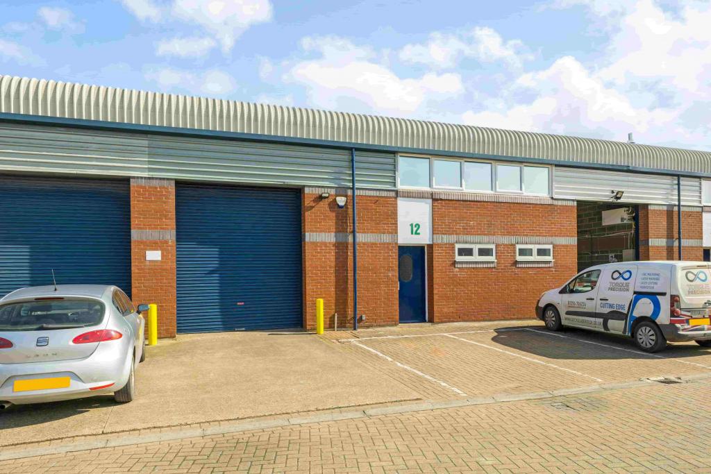 Southern Rd - Vale Industrial Centre - Warehouse, Aylesbury, Buckinghamshire HP19 9EW