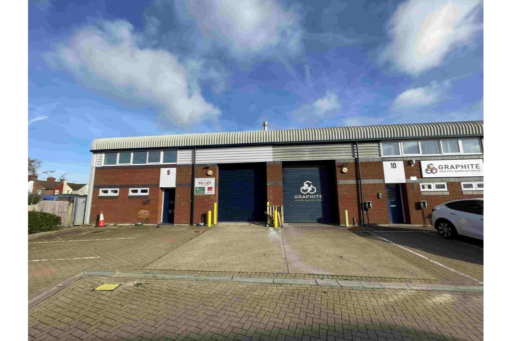 Southern Rd - Vale Industrial Centre - Warehouse, Aylesbury, Buckinghamshire HP19 9EW