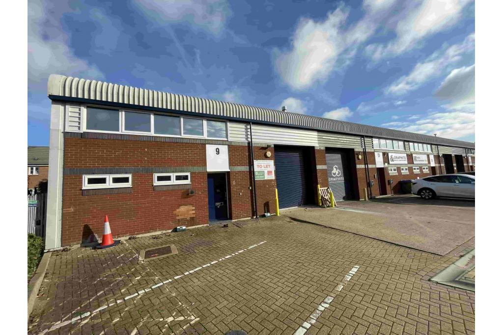 Southern Rd - Vale Industrial Centre - Warehouse, Aylesbury, Buckinghamshire HP19 9EW