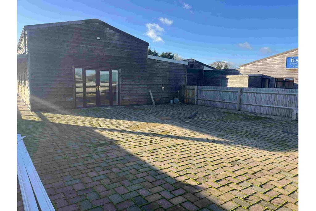 Stanbridge Rd - Bradmoor Farm - Retail, Haddenham, Buckinghamshire HP17 8JX