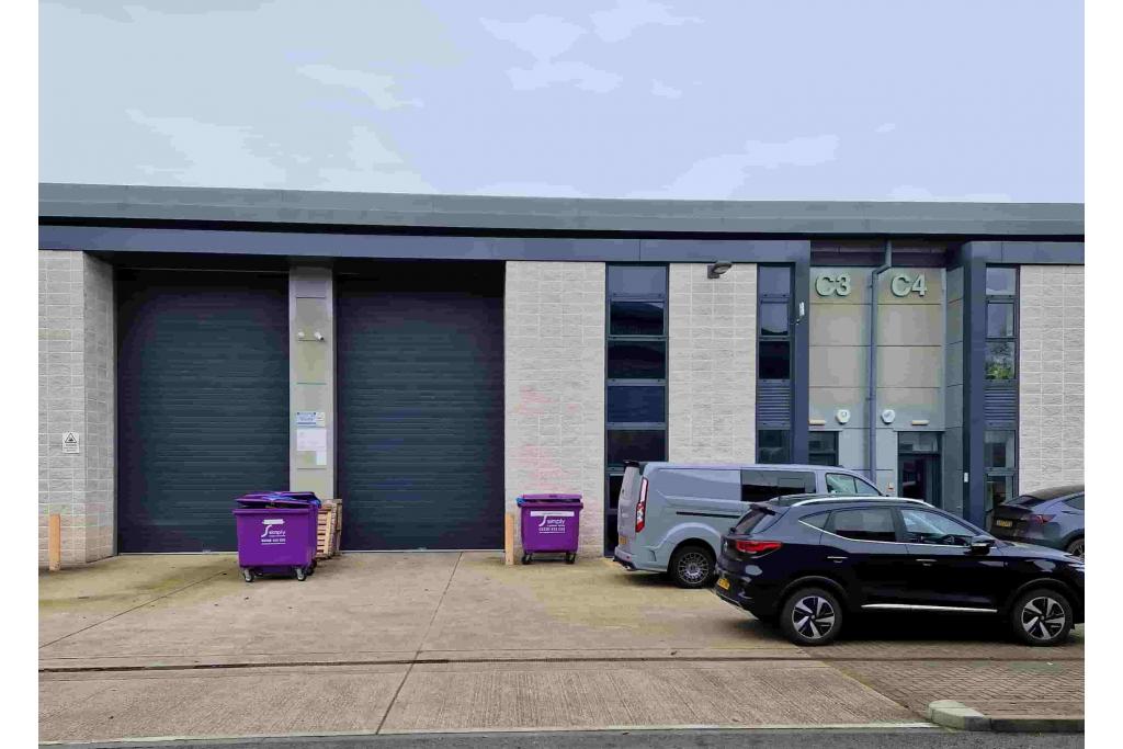Summerleys Rd - Regent Park - Warehouse Unit, Princes Risborough, Buckinghamshire HP27 9PX