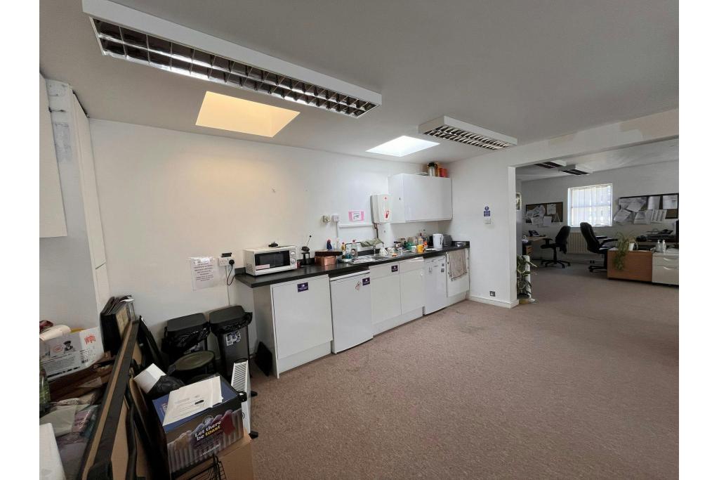 2-4 Temple Street - Office, Aylesbury, Buckinghamshire HP20 2RH