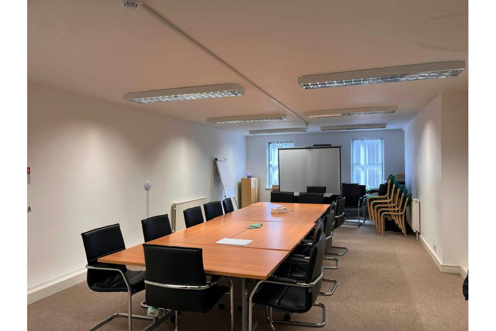 2-4 Temple Street - Office, Aylesbury, Buckinghamshire HP20 2RH