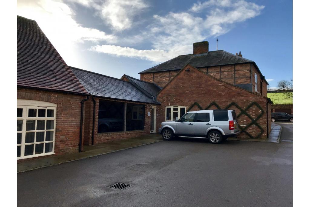 Thame Road - Chetwood House, Office, Aylesbury, Buckinghamshire HP18 9LS
