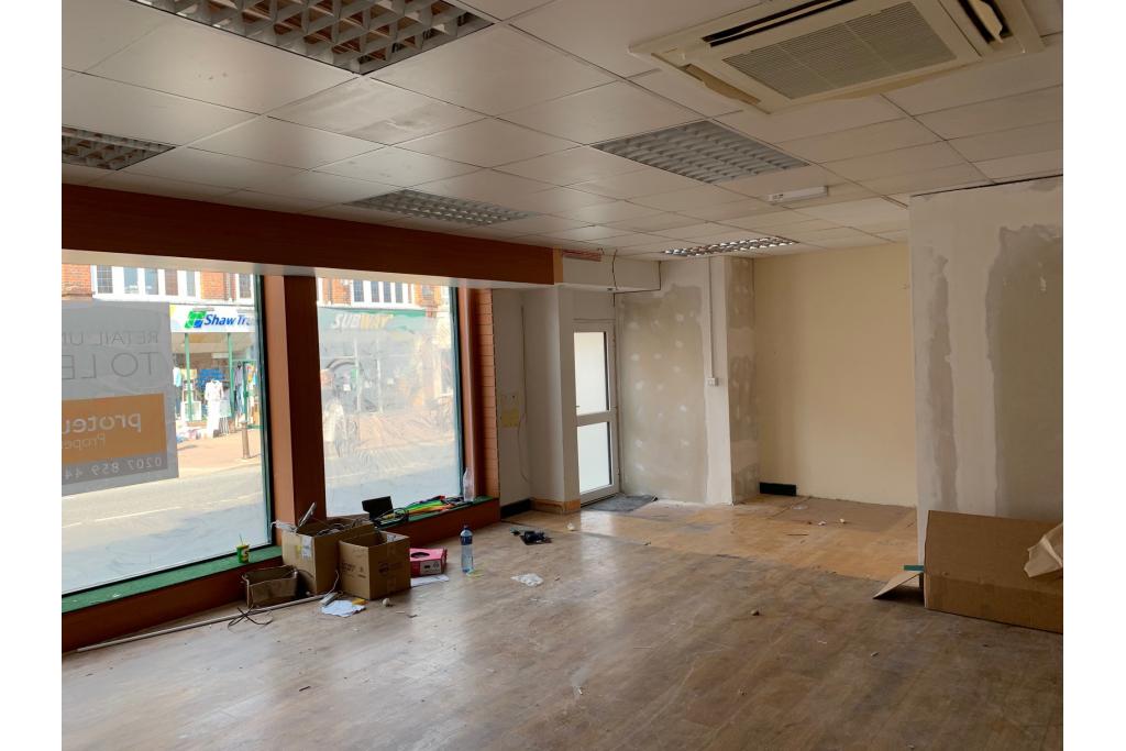12 The Highway - Shopfront Retail/Residential, Beaconsfield, Buckinghamshire HP9 1QQ