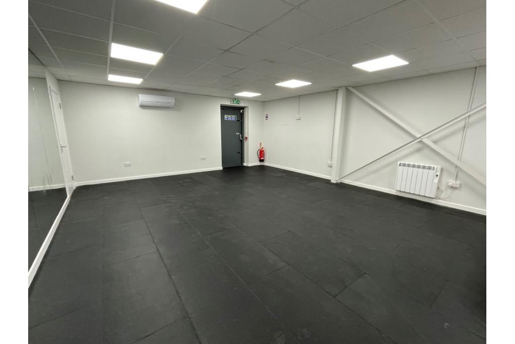 Whiteleaf Road - Chancerygate Business Centre, Warehouse Unit, Hemel Hempstead