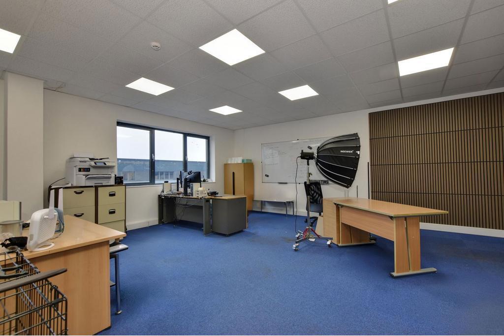 Whiteleaf Road - Chancerygate Business Centre, Warehouse Unit, Hemel Hempstead