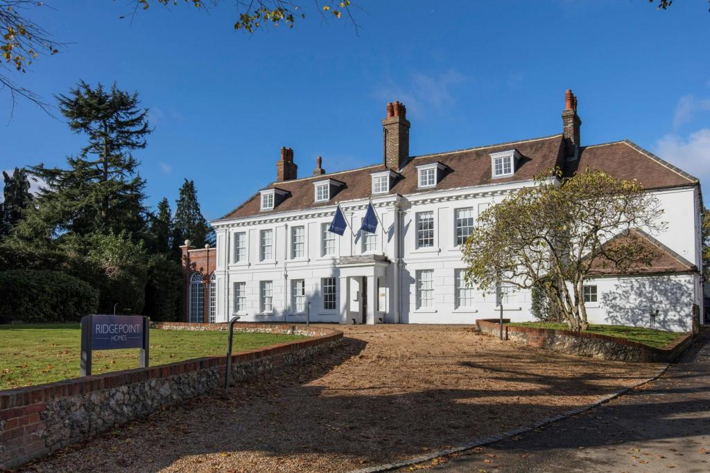 Amersham Rd - Terriers House - Office, High Wycombe, Buckinghamshire HP13 5AJ