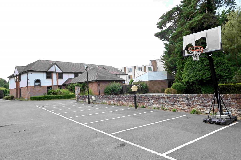 Chartridge Hotel & Conference Centre - Hotel Property, Chesham, Buckinghamshire HP5 2TU
