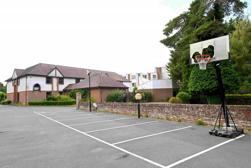 Chartridge Hotel & Conference Centre - Hotel Property, Chesham, Buckinghamshire HP5 2TU