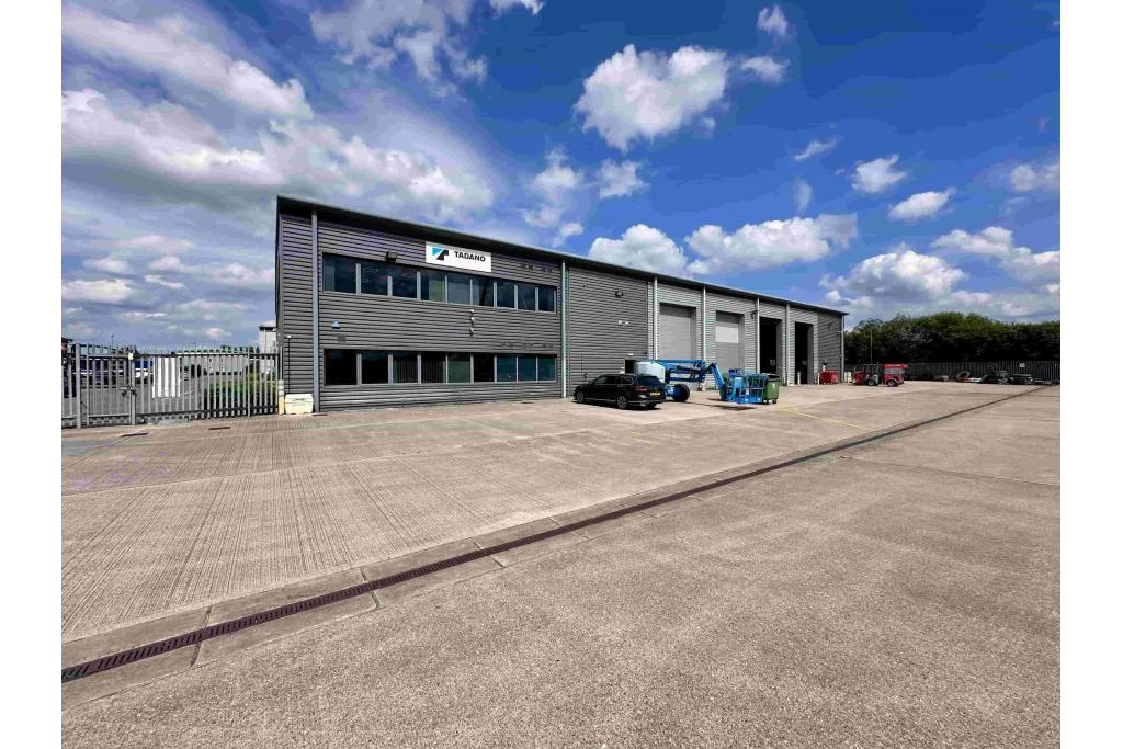 14 Drakes Drive - Revolution Hub Industrial - Long Crendon, Buckinghamshire HP18 9BA