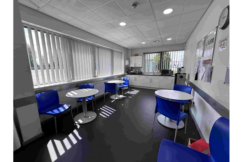 14 Drakes Drive - Revolution Hub Industrial - Long Crendon, Buckinghamshire HP18 9BA
