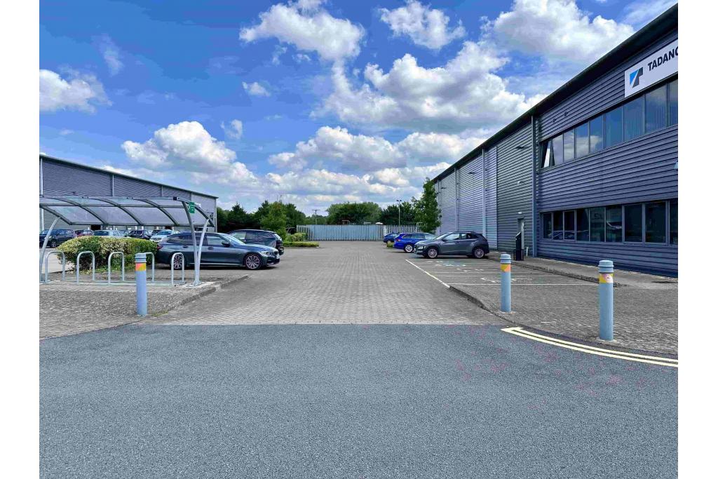 14 Drakes Drive - Revolution Hub Industrial - Long Crendon, Buckinghamshire HP18 9BA