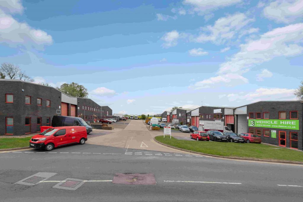 Field End - Industrial Warehouse, Long Crendon, Buckinghamshire HP18 9EJ