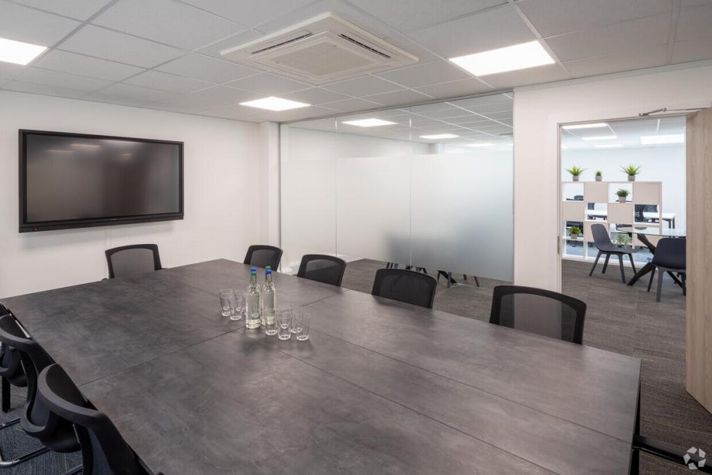 Regent House - Office, 13-15 George St, Aylesbury, Buckinghamshire HP20 2HU