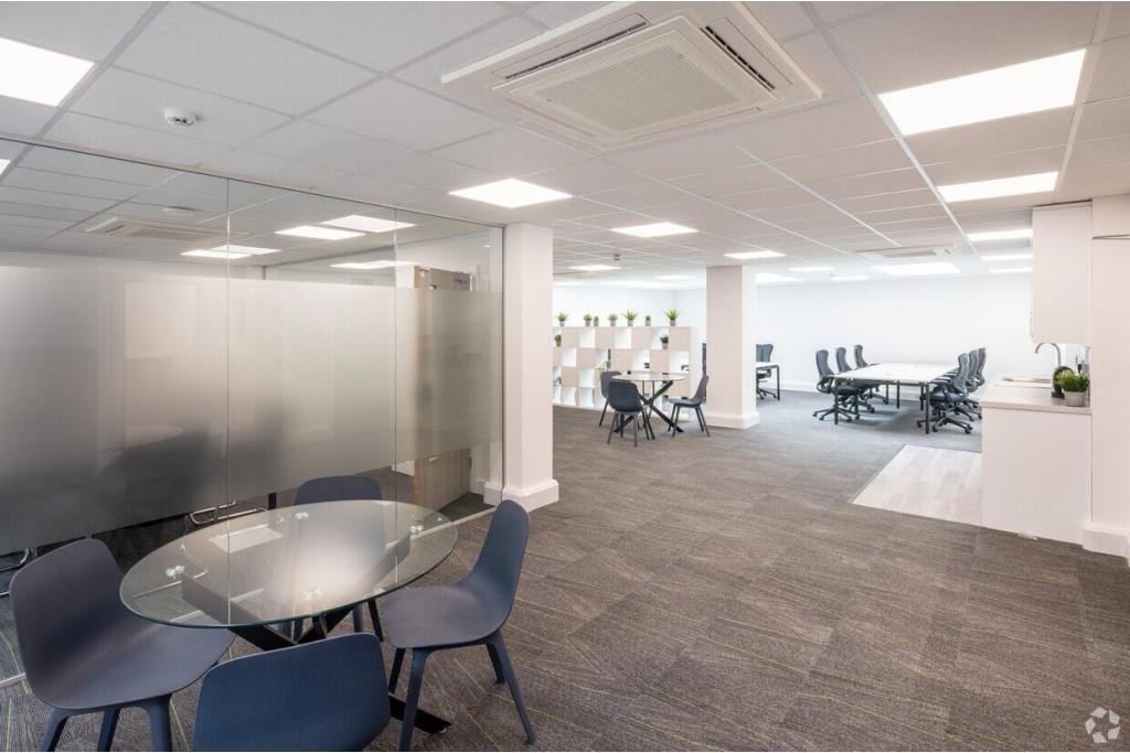 Regent House - Office, 13-15 George St, Aylesbury, Buckinghamshire HP20 2HU