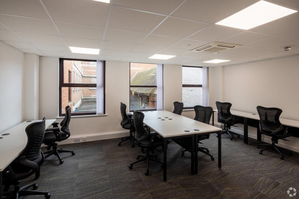 Regent House - Office, 13-15 George St, Aylesbury, Buckinghamshire HP20 2HU