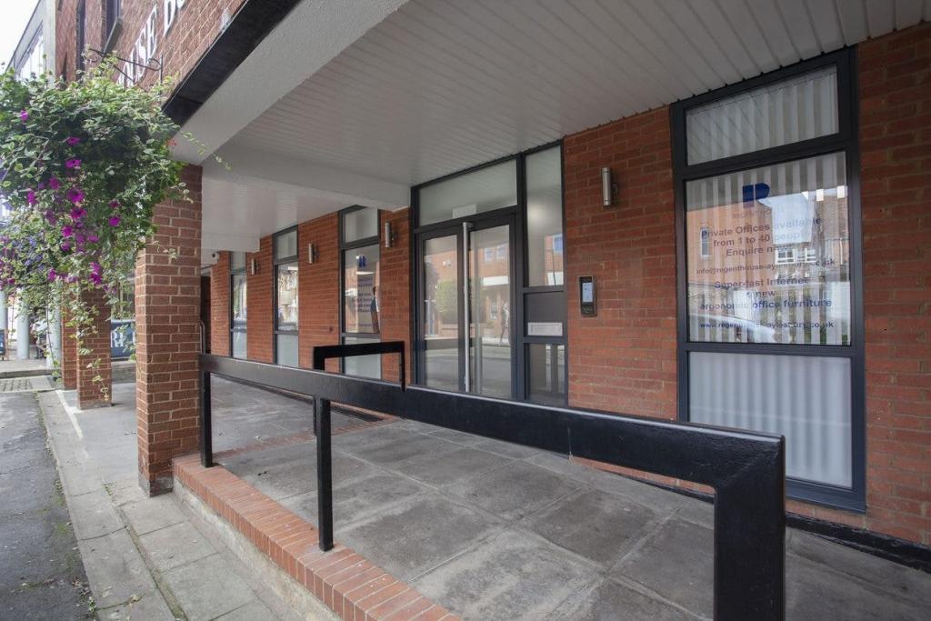 Regent House - Office, 13-15 George St, Aylesbury, Buckinghamshire HP20 2HU