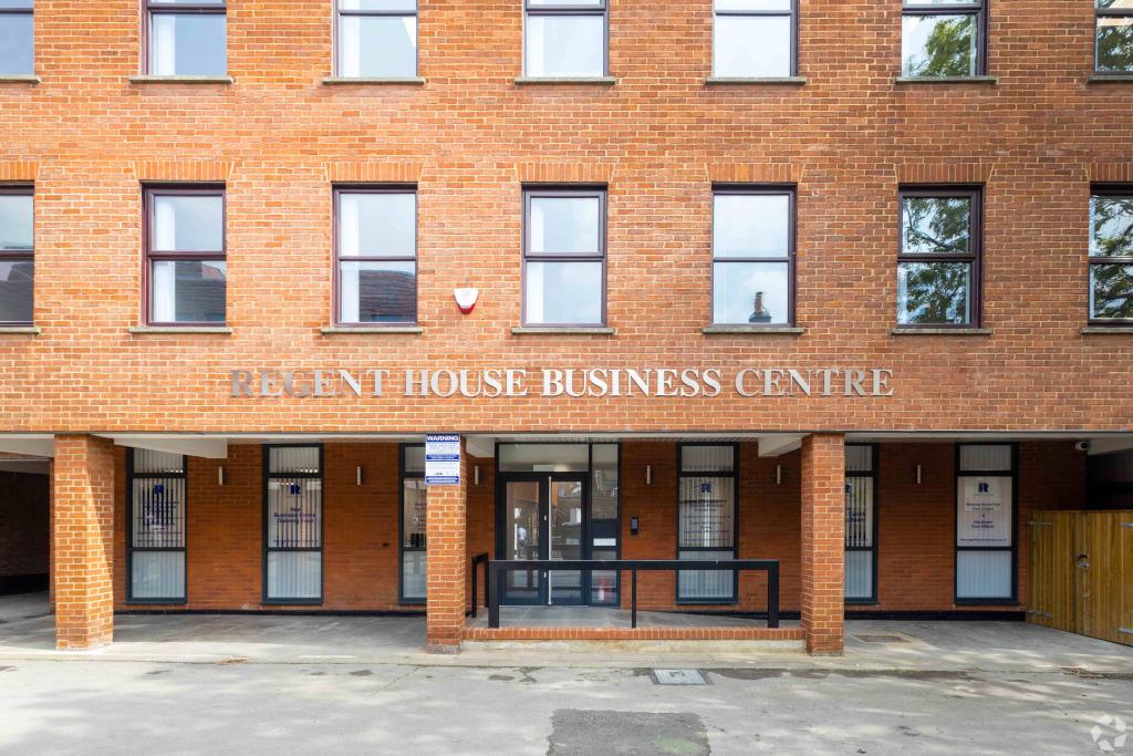 Regent House - Office, 13-15 George St, Aylesbury, Buckinghamshire HP20 2HU