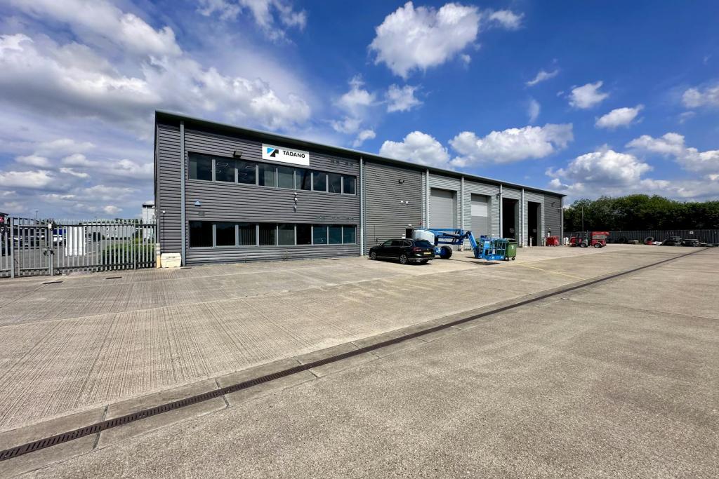 Unit 14 Hikers Way - Warehouse, Long Crendon, Buckinghamshire HP18 9RW