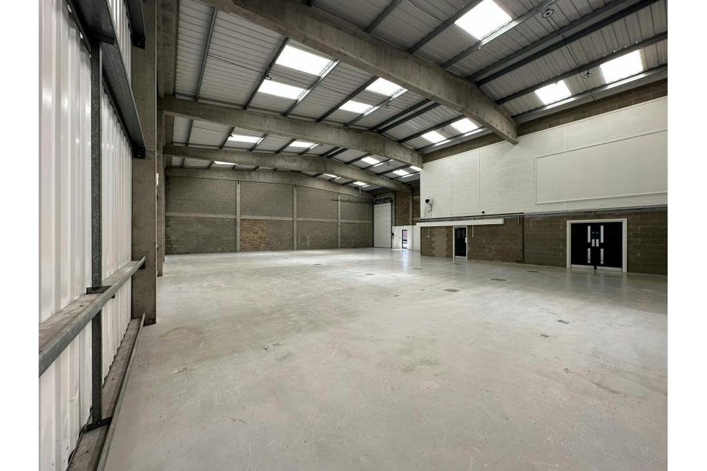 Meadow View - Warehouse, Long Crendon, Buckinghamshire HP18 9EQ
