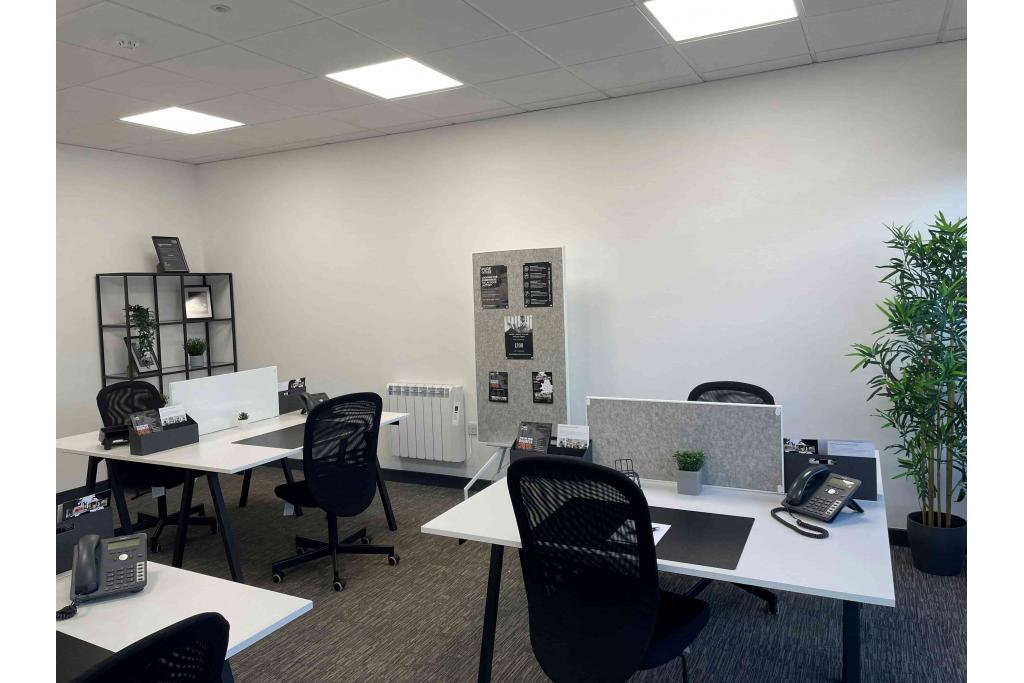 Smeaton Close - Midshires House, Midshires Business Park, Aylesbury, Buckinghamshire HP19 8HL