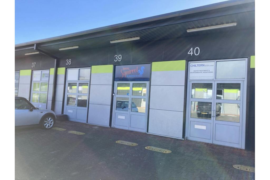 1 Smeaton Close - Space Business Centre, Aylesbury, Buckinghamshire HP19 8FJ