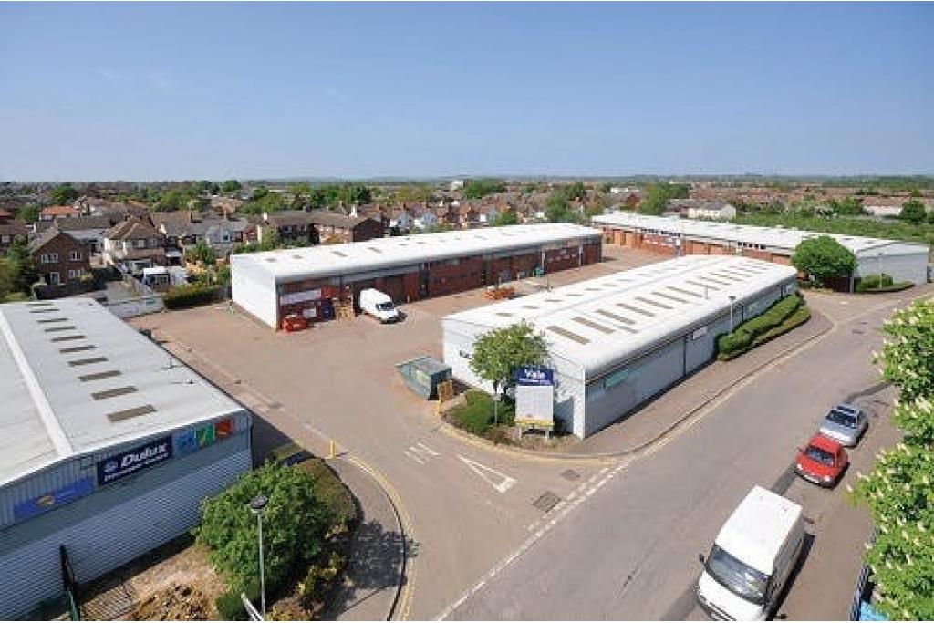 Southern Rd - Vale Industrial Centre Warehouse, Aylesbury, Buckinghamshire HP19 9EW