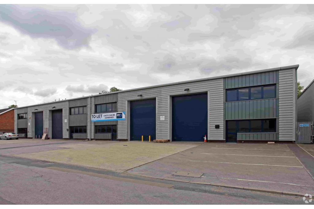 Southern Rd - Vale Industrial Centre Warehouse, Aylesbury, Buckinghamshire HP19 9EW